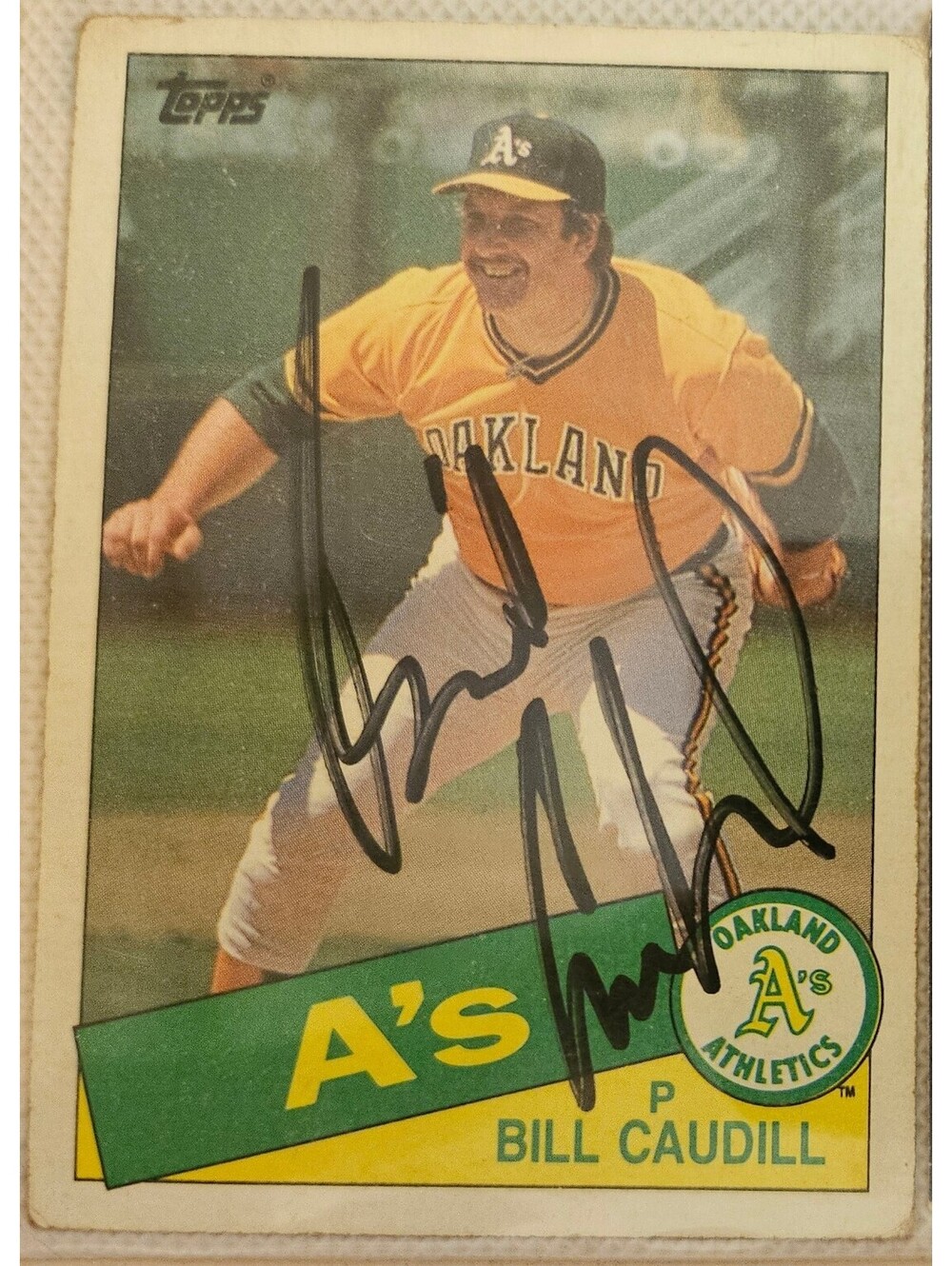 Bill Caudill Hand SIGNED 1985 Topps Card Oakland A's Autograph